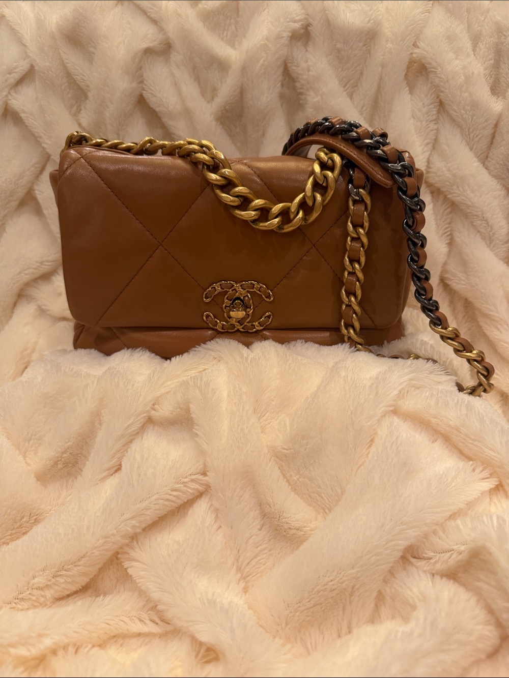 Small Chanel 19 - caramel